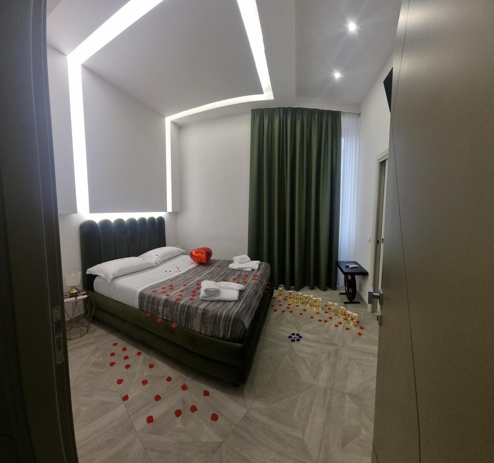 Twin Towers Naples Luxury Bed and Breakfast Eksteriør billede